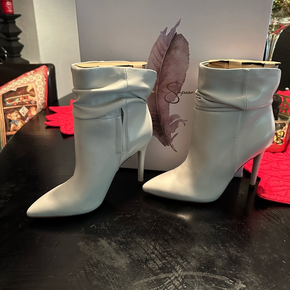 JS soft leather heel boot